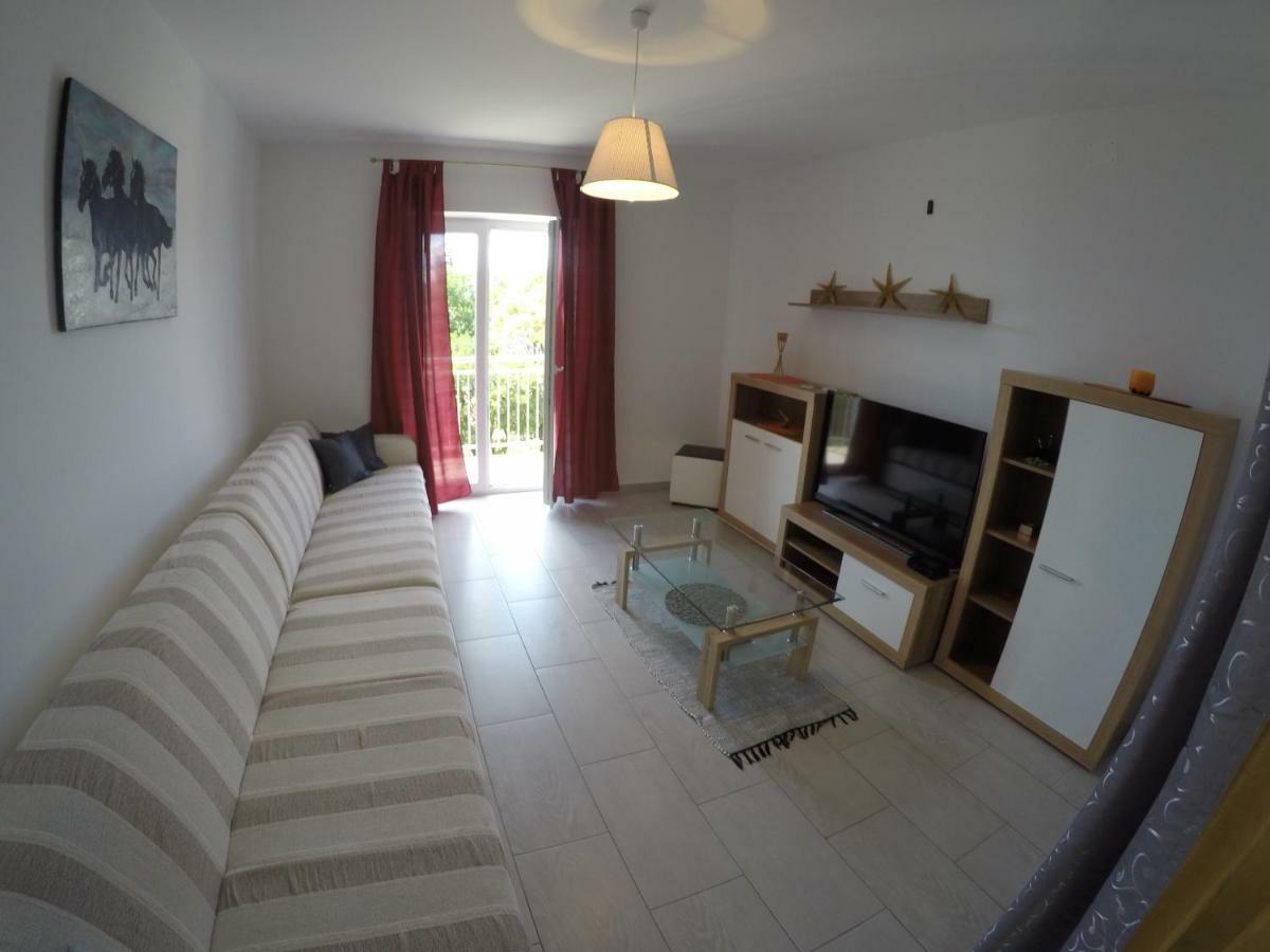 Apartmani Nada Klenovica Buitenkant foto